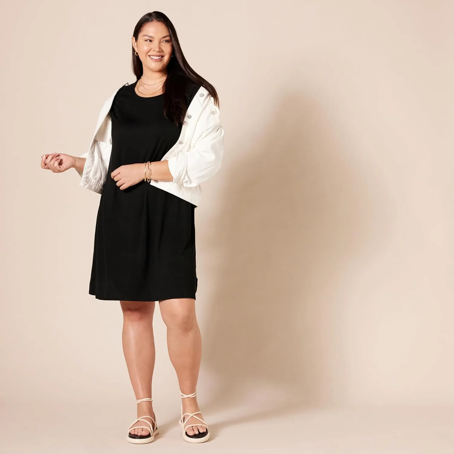 Amazon Essentials Women's Short-Sleeve Scoop Neck Swing Dress (Available in Plus Size)