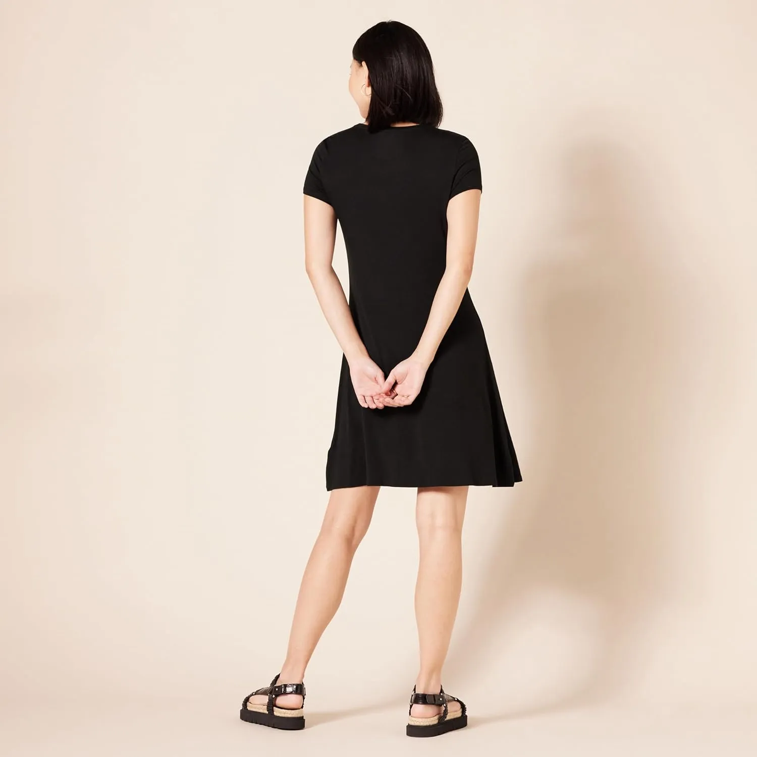Amazon Essentials Women's Short-Sleeve Scoop Neck Swing Dress (Available in Plus Size)